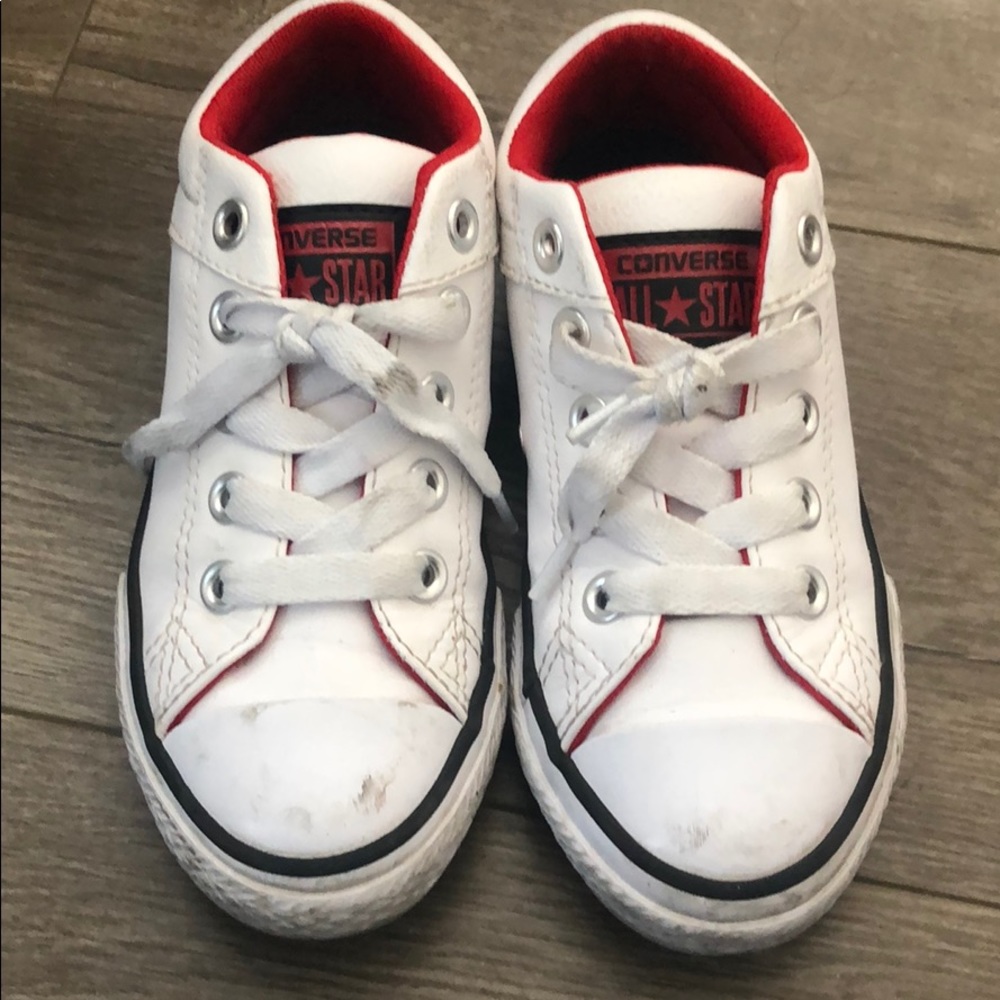 Leather white converse with white lining